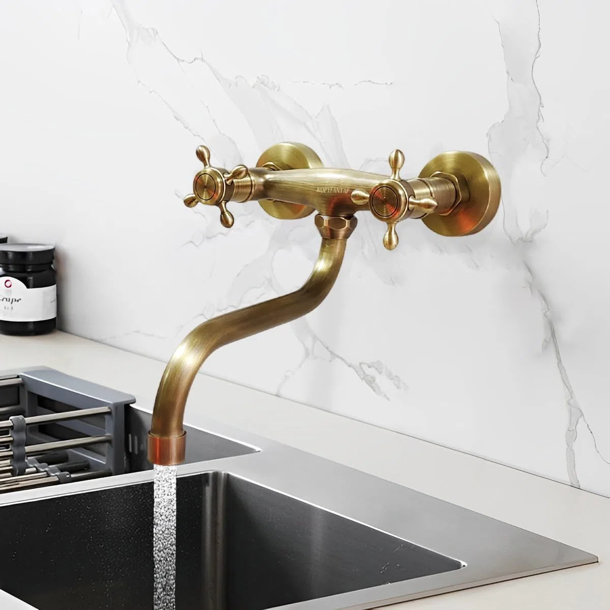 Rubinetto Lavello a Muro Ottone Anticato, Miscelatore Cucina a Parete Bronzo Retro, Girevole a 360° Rubinetto con Doppia Manopola Vintage per Cucina e Bagno
